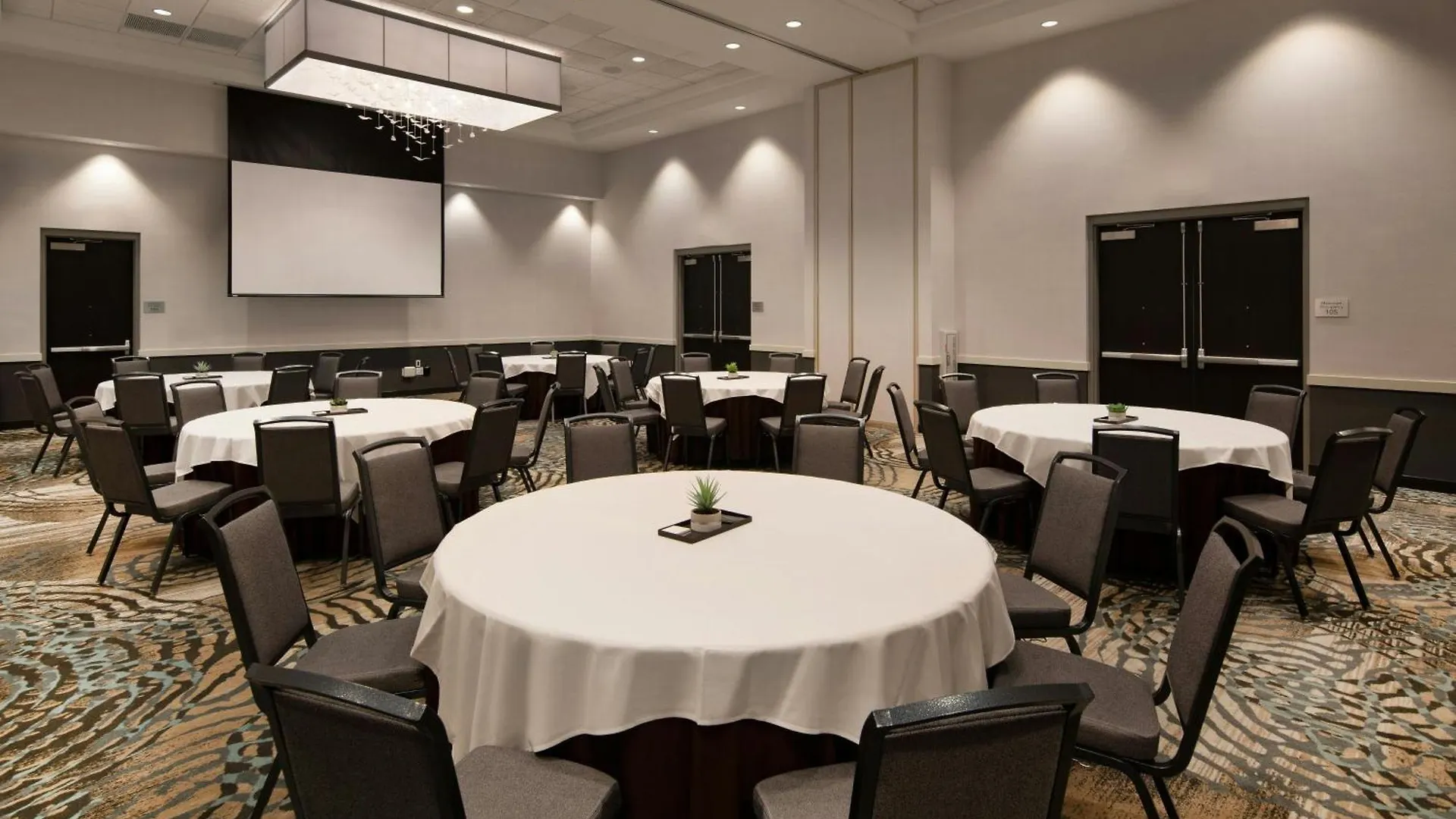 Courtyard By Marriott Scottsdale Salt River