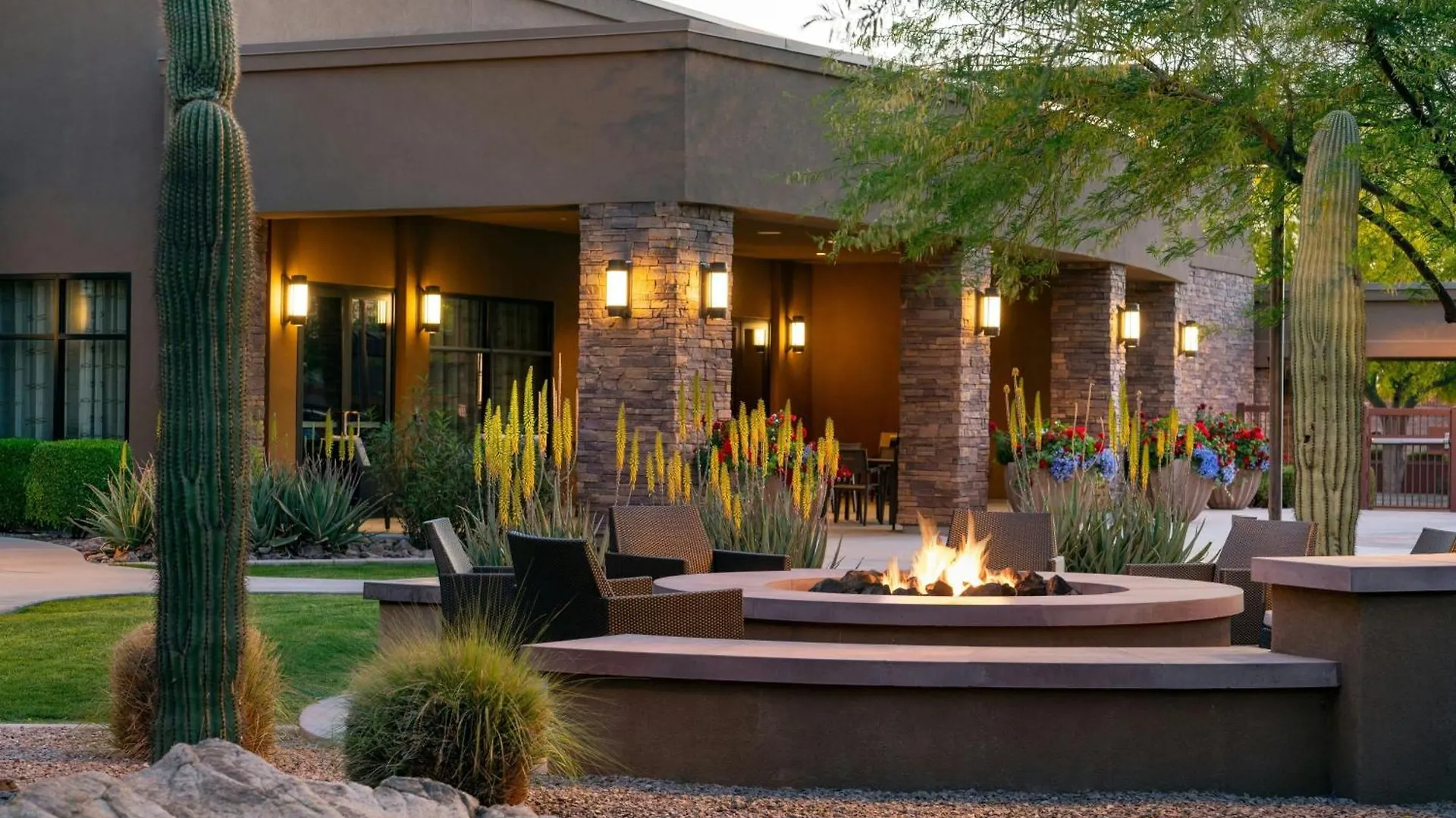 Hotel Courtyard By Marriott Scottsdale Salt River