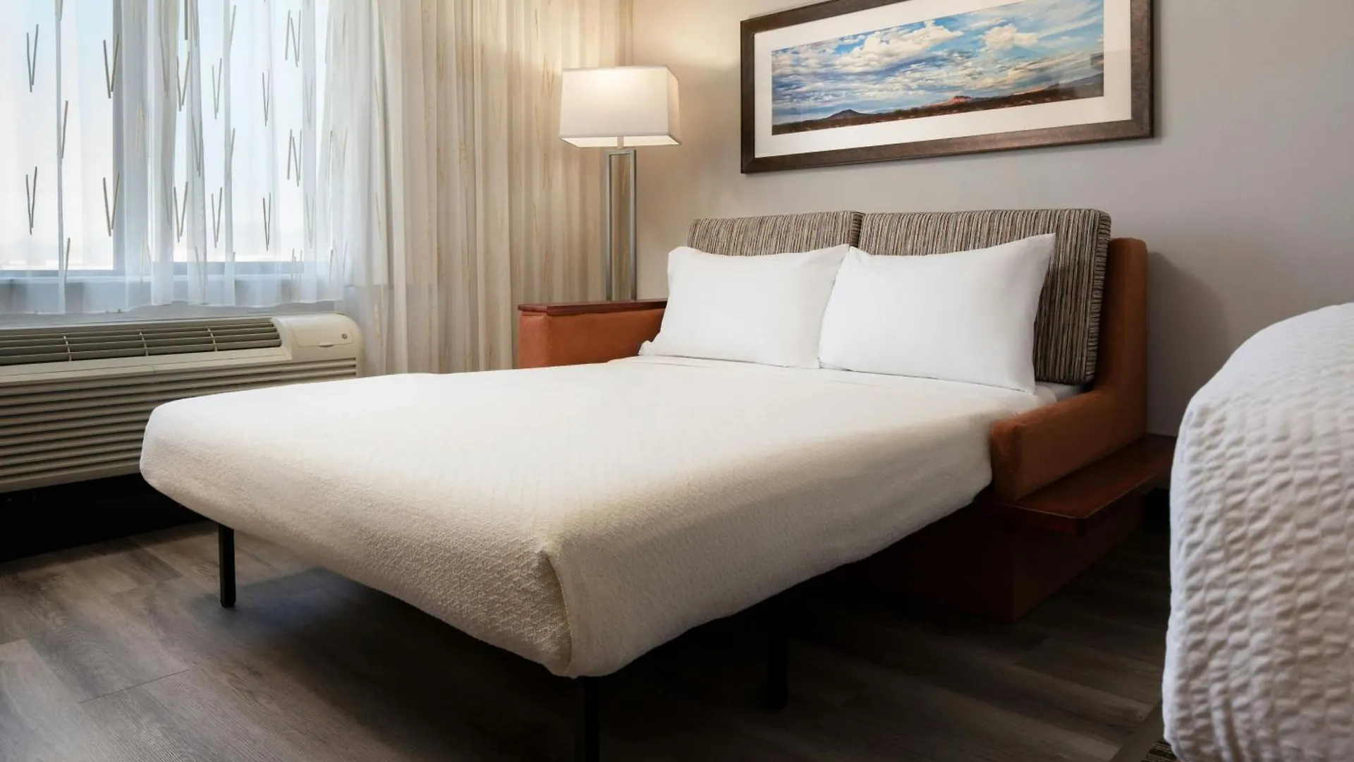 Courtyard By Marriott Scottsdale Salt River 3*,