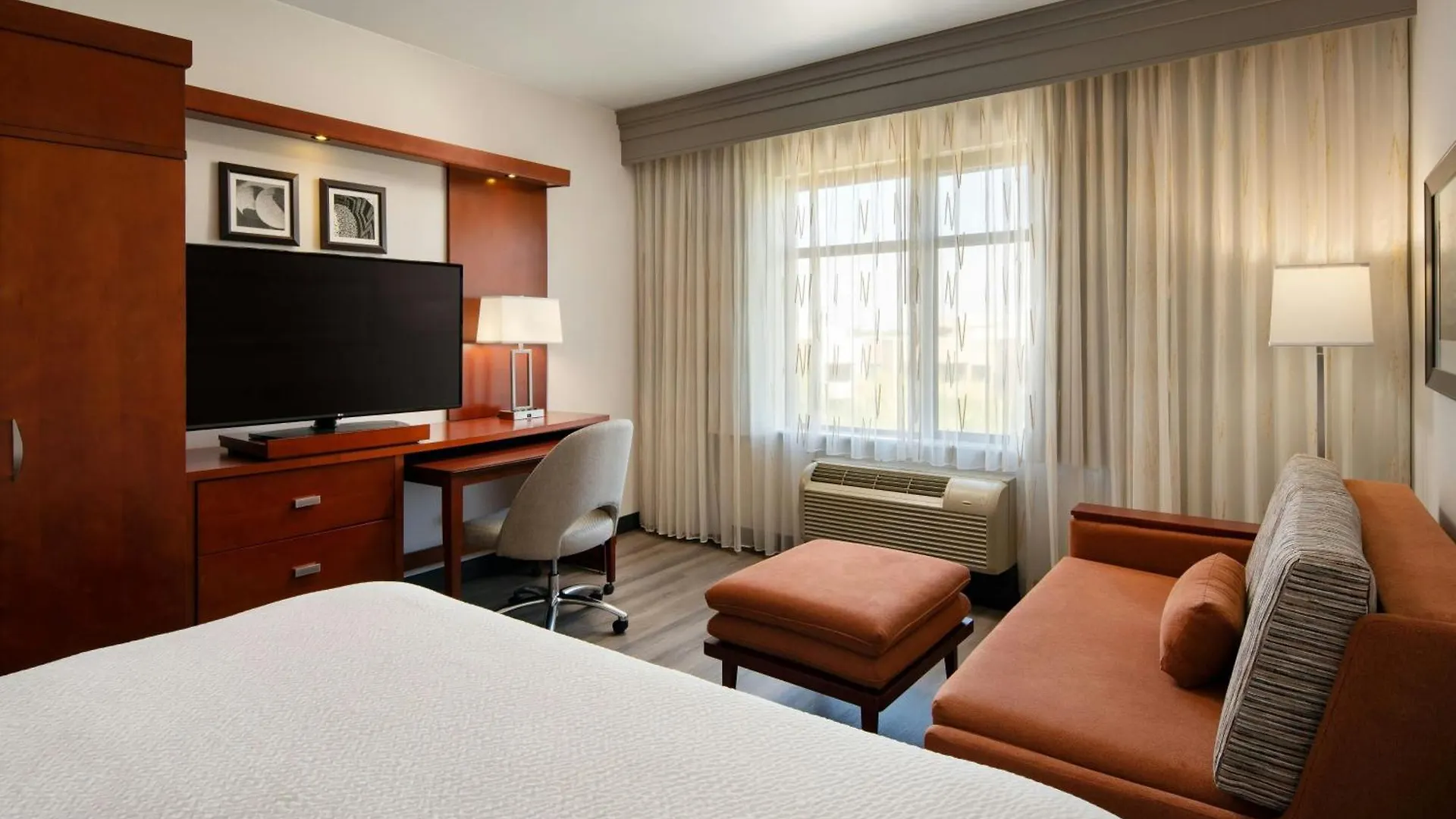 Courtyard By Marriott Scottsdale Salt River Hotel