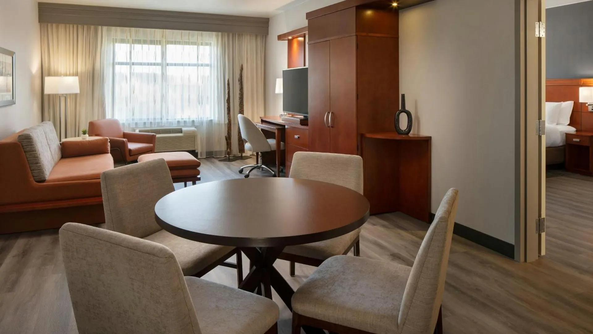 Courtyard By Marriott Scottsdale Salt River 3*,